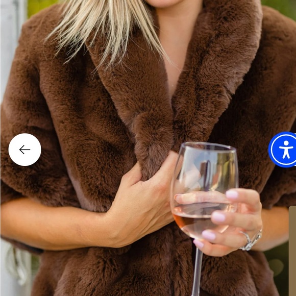 Prettyrugged women’s brown faux fur capelet (one size) - reversible! NWOT - Picture 4 of 9